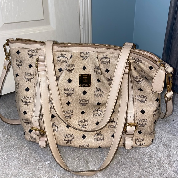 💯AUTHENTIC MCM BAG - Picture 5 of 10